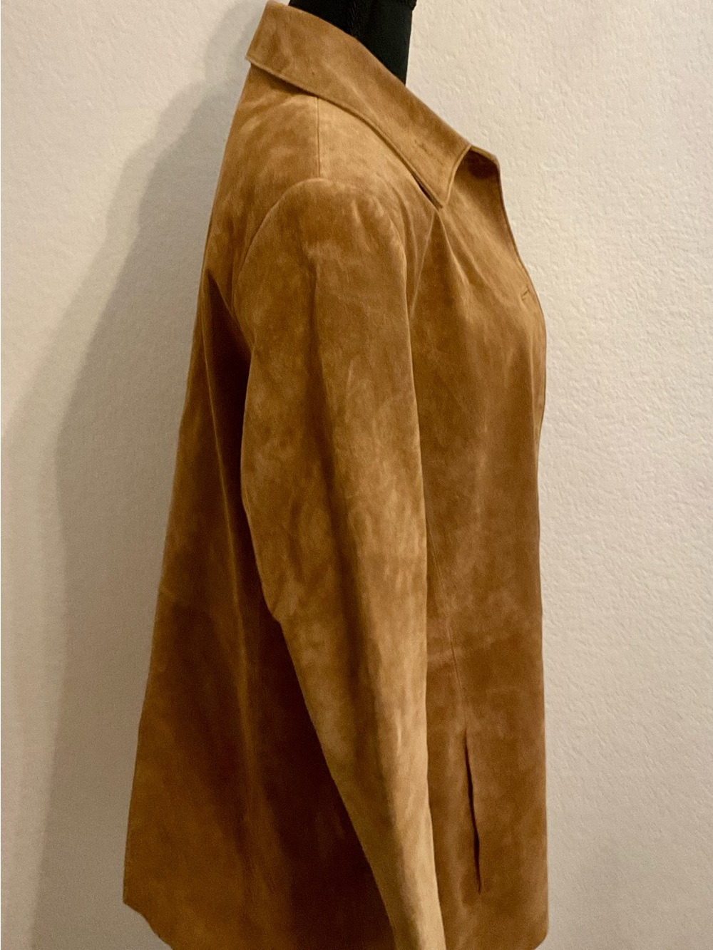 Bernardo Suede Button-Front Jacket in Camel Brown - Picture 4 of 9
